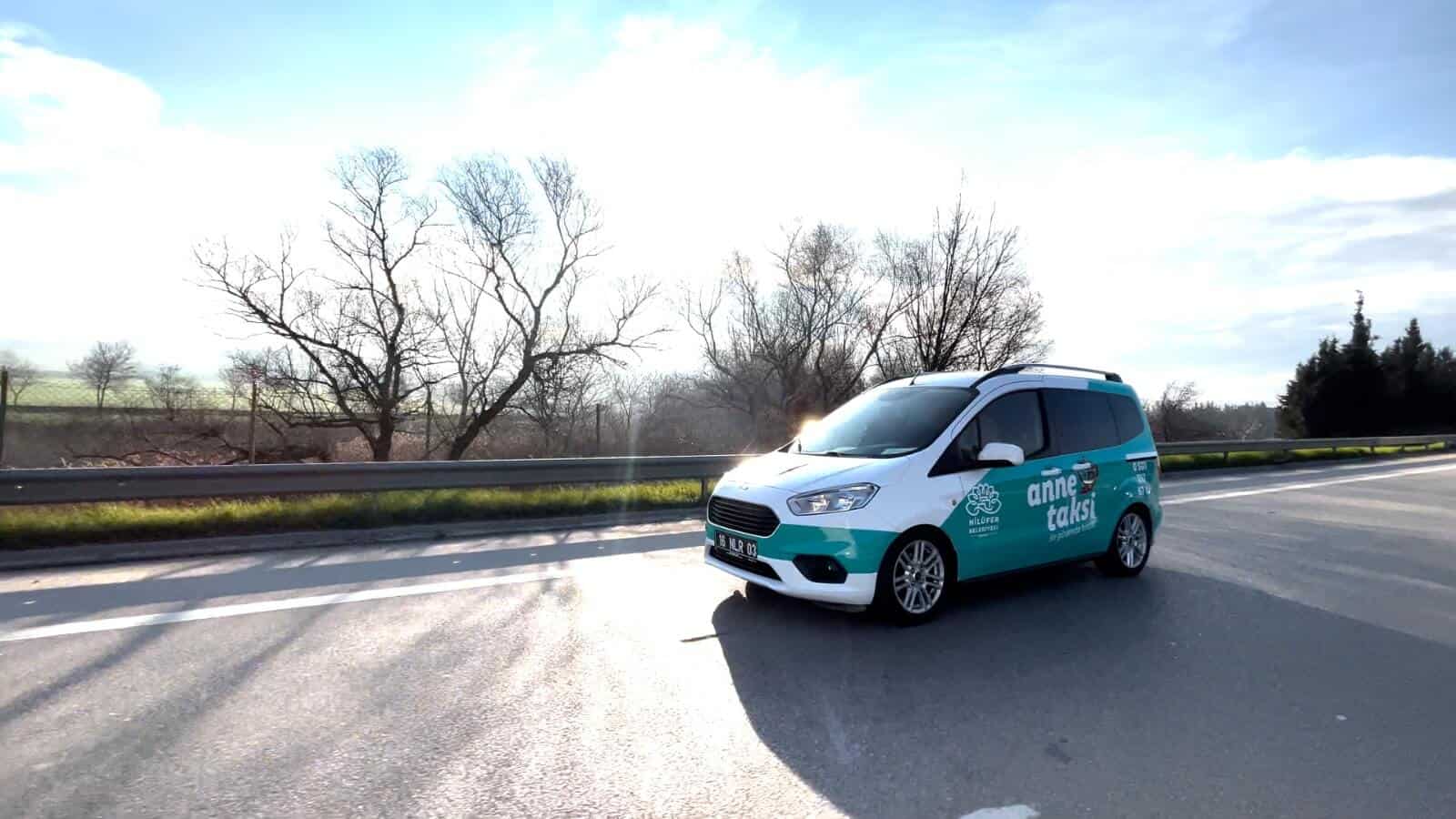 Nilüfer Belediyesi’nin Anne Taksi hizmeti annelere ücretsiz ve güvenli ulaşım sunuyor