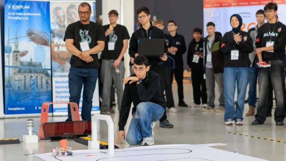 Bursa Erkek Lisesi Öğrencileri, Uluslararası Robotik Yarışmasında Dünya İkinciliği Kazandı