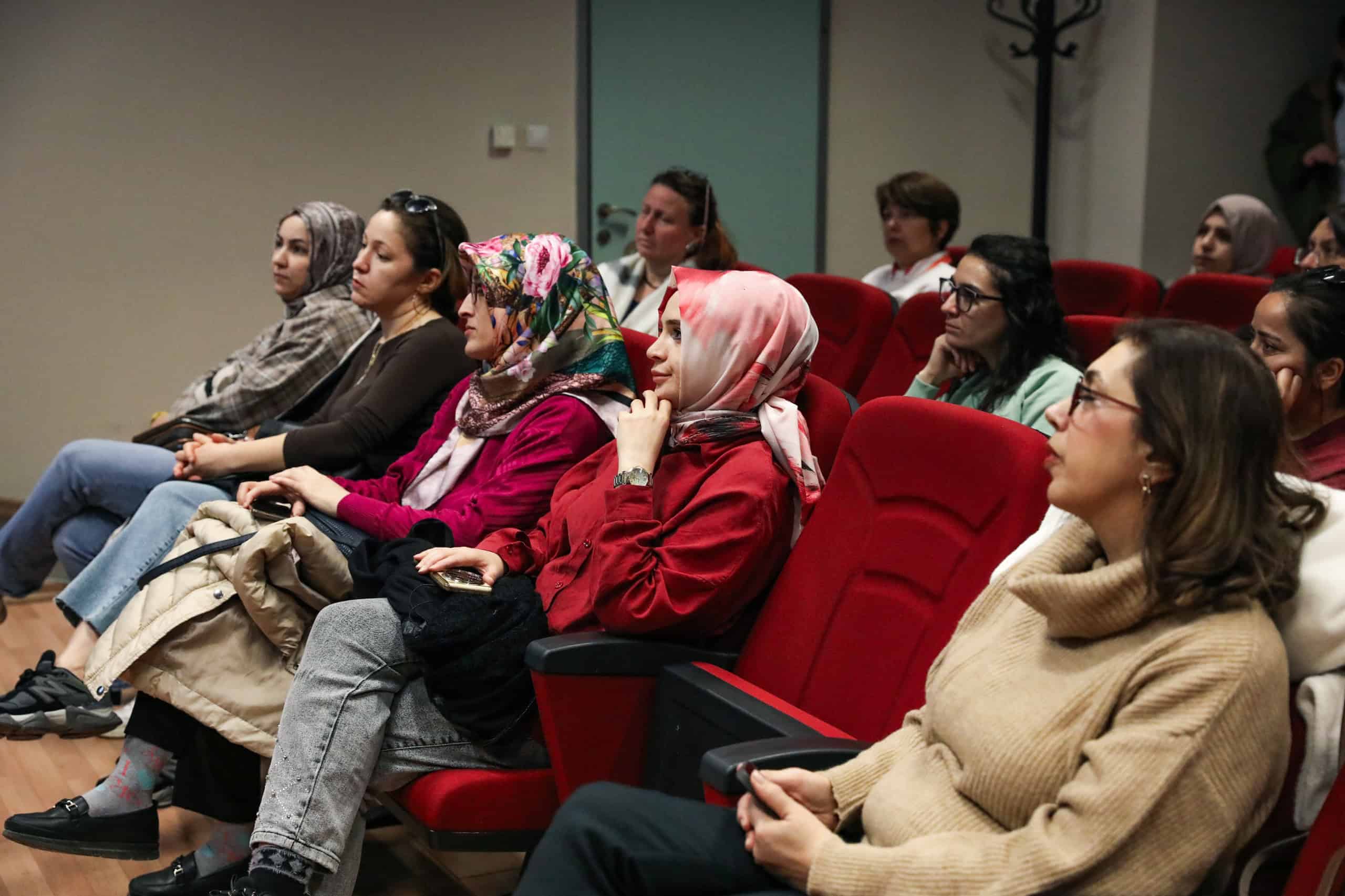 Bursa Kent Konseyi’nden Akran Zorbalığına Karşı Bilinçli Ebeveynlik Semineri Düzenlendi