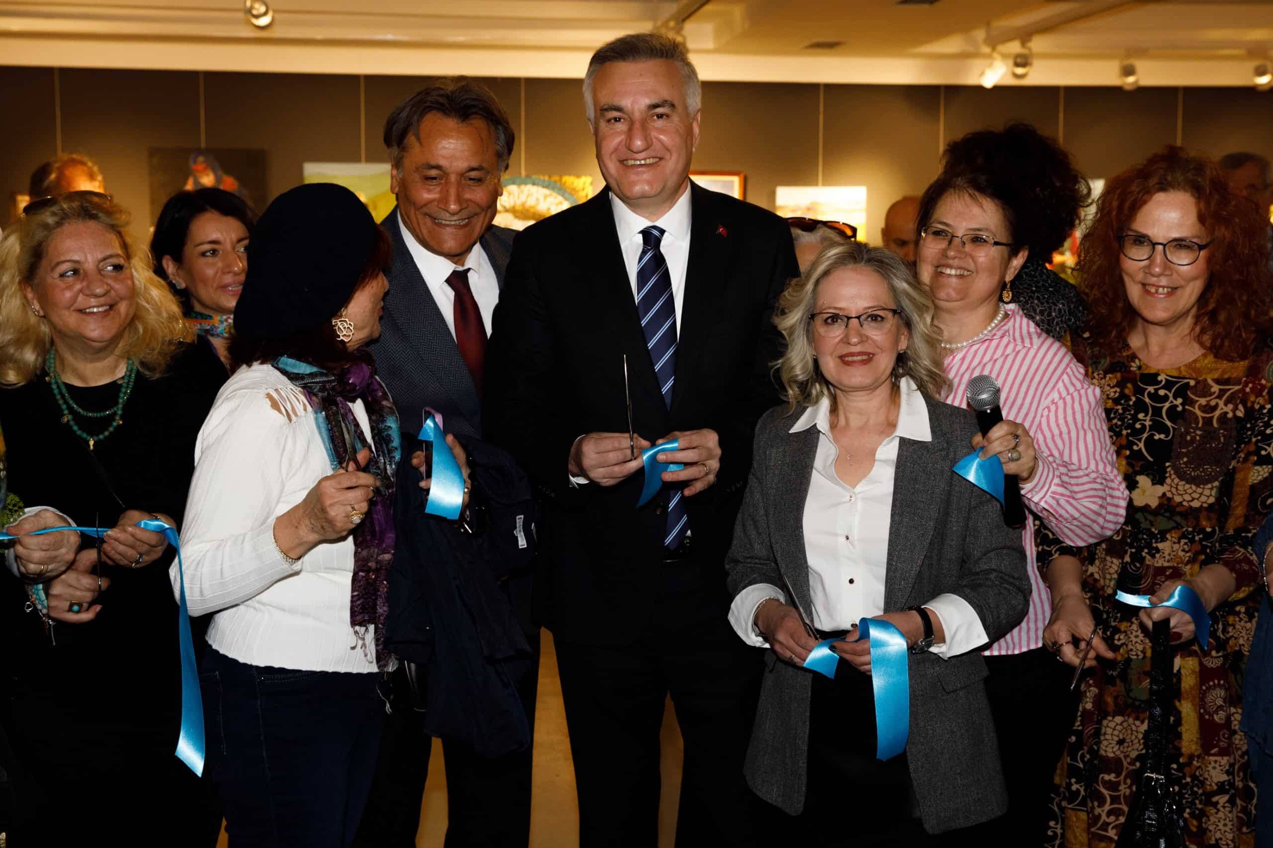 Bursa Kent Konseyi'nin 'Kadın ve Işık' Sergisi Sanatseverlerle Buluştu