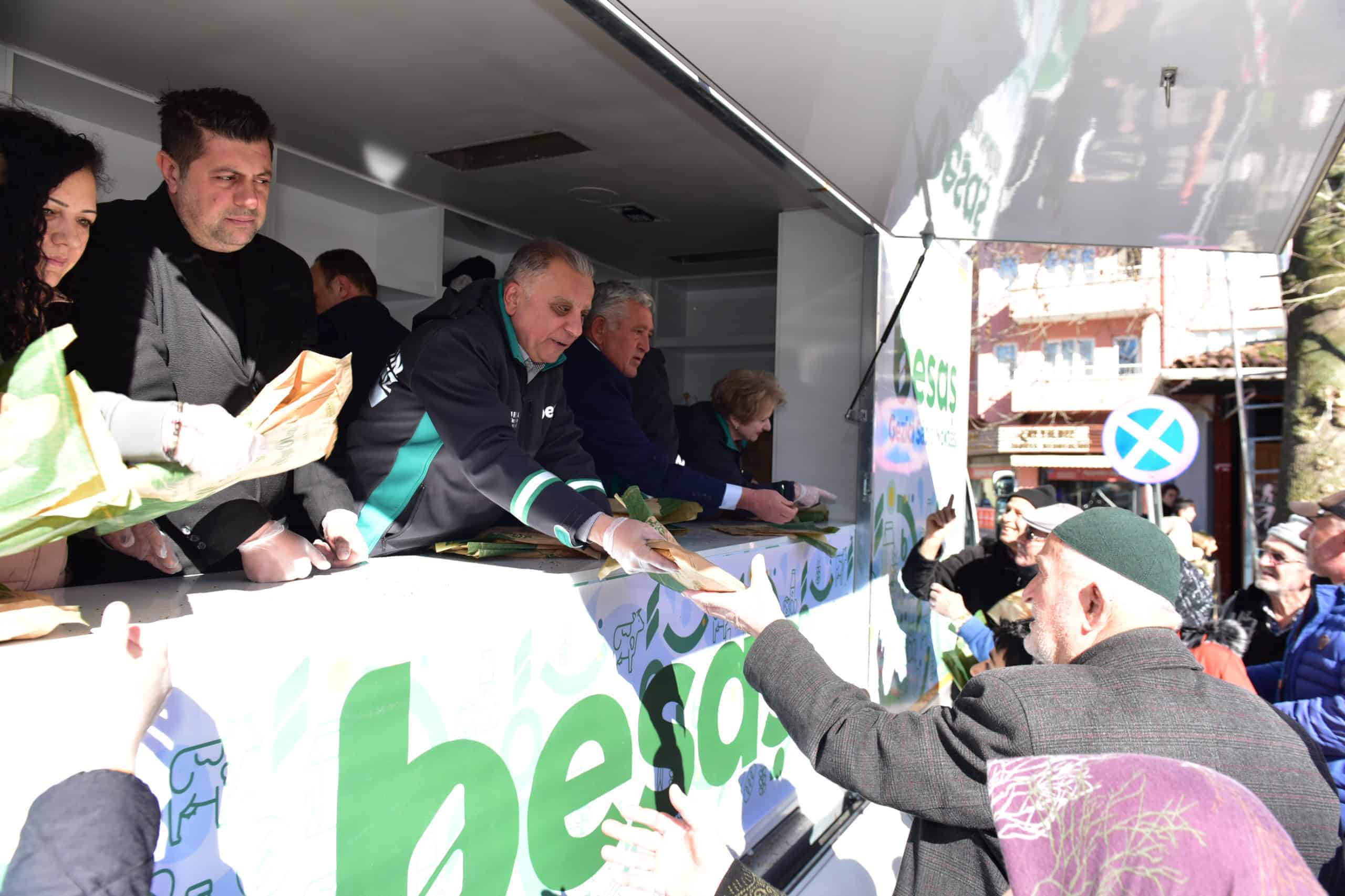 Bursa Büyükşehir Belediyesi, Yenişehir’de Ramazan pidesi ikramıyla dayanışmayı güçlendirdi