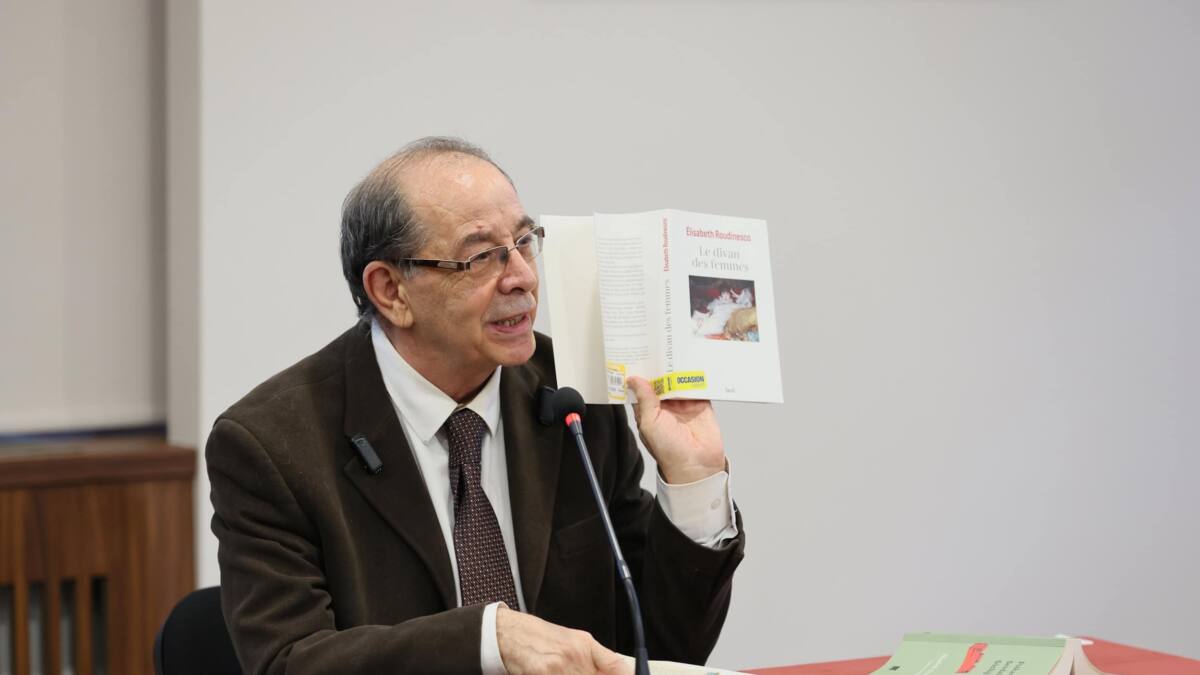 Bursa'da düzenlenen felsefe söyleşisi düşünce ve sorgulama odaklı yoğun katılımla gerçekleşti