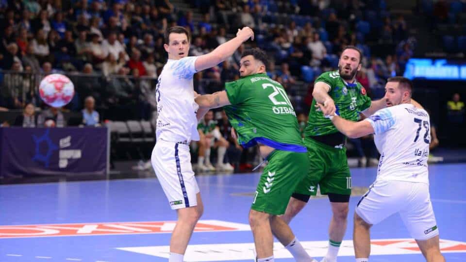 Nilüfer Belediyespor, EHF Avrupa Kupası'nda Macaristan'dan beraberlikle dönerek yarı final umutlarını korudu