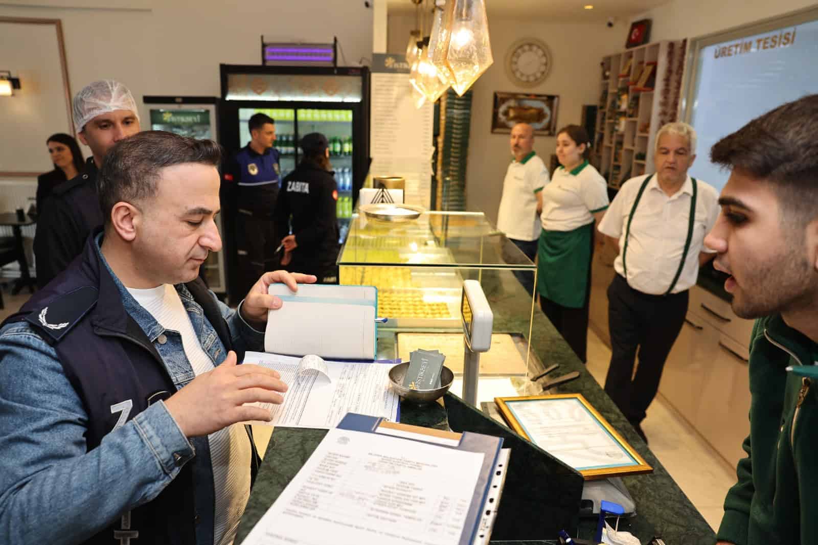 Nilüfer Belediyesi Ramazan Bayramı öncesi tatlı imalathanelerinde hijyen denetimlerini artırdı