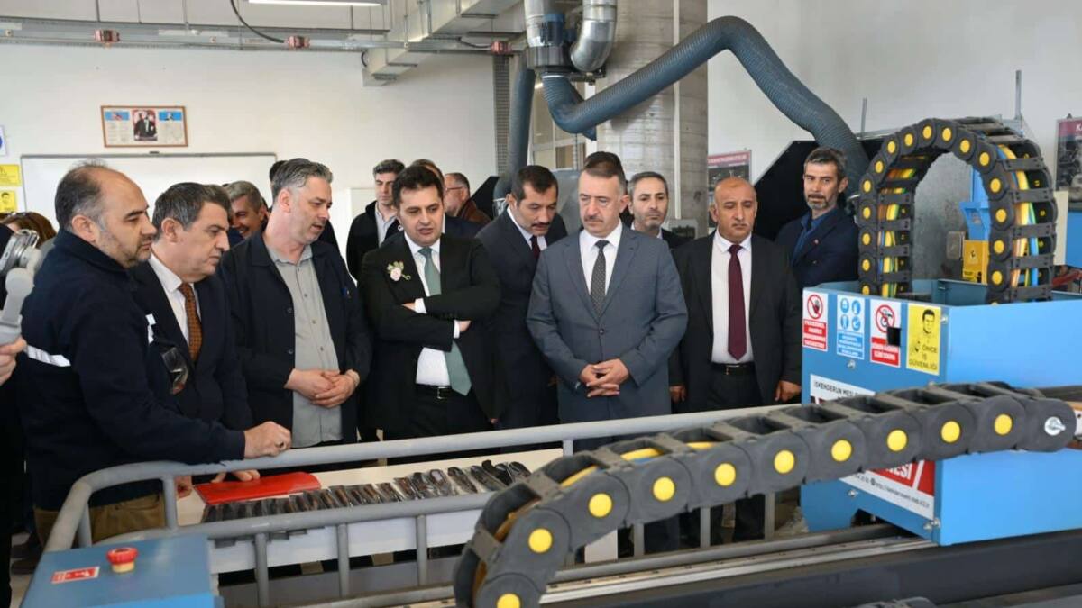 Bursa'da 'Usta Ellerden Geleceğe' Projesiyle Meslek Liselerinde Geleneksel Zanaatlar Yeniden Hayat Buluyor