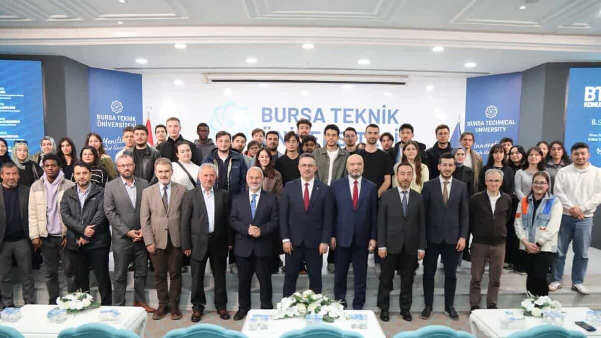 Prof. Dr. Temel Kotil BTÜ Konuşmaları’nda Gençlere Teknoloji ve Bilgi Çağında Yol Gösterdi