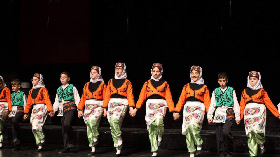 Bursa’da Çocuk Senfoni Orkestrası ve Koroları 23 Nisan Şenliğinde Sahne Aldı