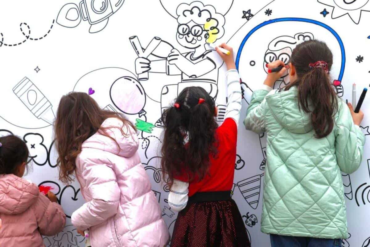 Nilüfer’de 23 Nisan Coşkusu Cumhuriyet Meydanı’nda Renkli Şenlikle Yaşandı