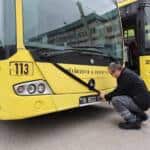 Bursa'da Toplu Taşıma Araçlarına Siyah Kurdele: Okul Saldırılarına Sessiz Tepki