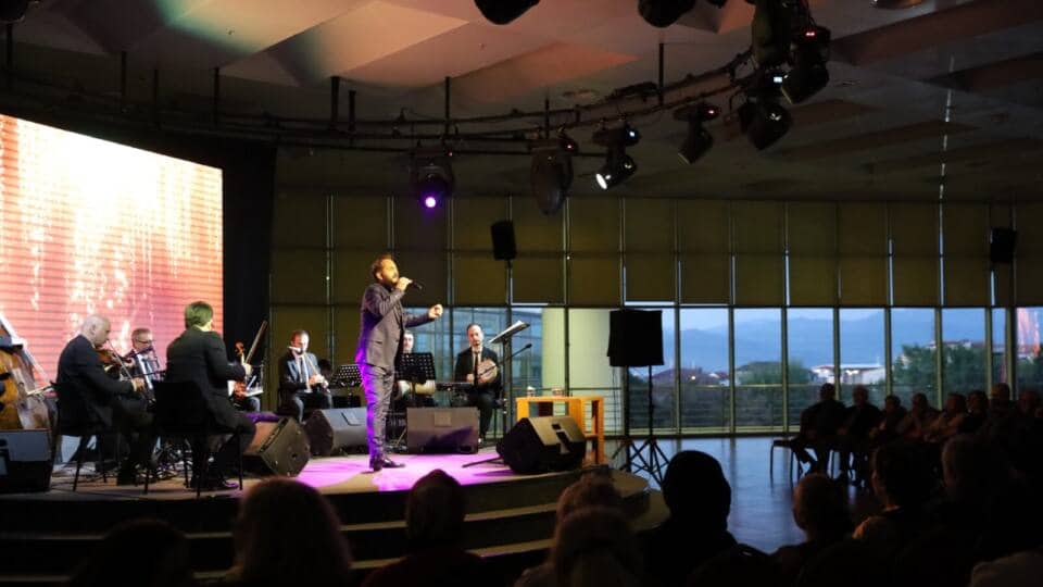 Bursa'da 'Gönlümüzdeki Nağmeler' Konseri Sanatseverlerden Yoğun İlgi Gördü