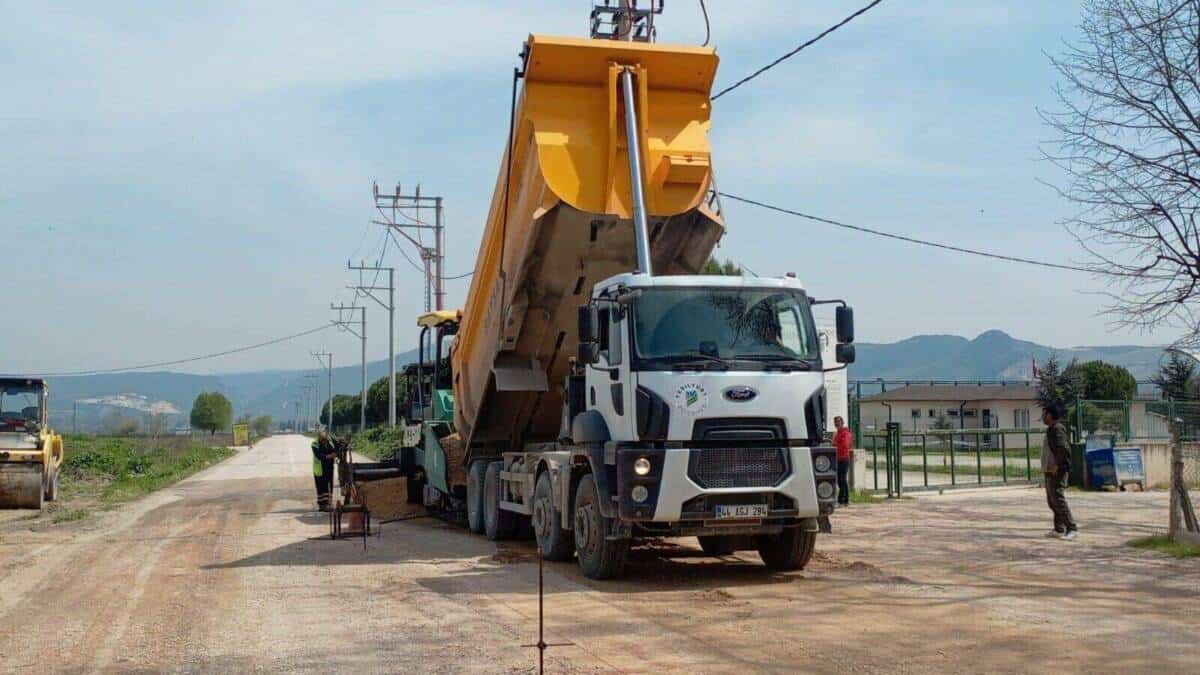 Mustafakemalpaşa’da Bursa ve Eski Bursa Caddeleri Yenileniyor