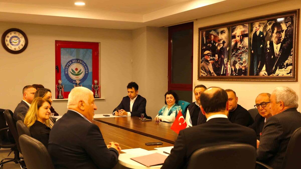 Nilüfer’de 8 Dönümlük Araziye Yeni Kapalı Hentbol Salonu İçin Protokol İmzalandı