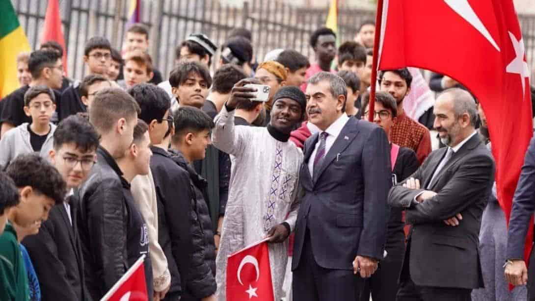 Uluslararası Anadolu İmam Hatip Liselerinde 97 Ülkeden 2 Bini Aşkın Yabancı Öğrenci Eğitim Alıyor